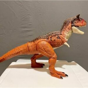 Jurassic World Colossal Carnataurus